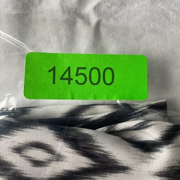 Charlie Jade Black + White Geometric Print Sleeveless Tank Top Blouse Small‎ - Picture 9 of 9